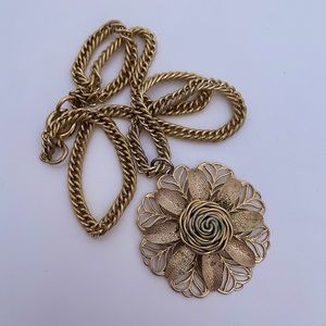 Vintage Gold Tone Filigree Flower Spring Floral Fairy Regency Cottage Necklace